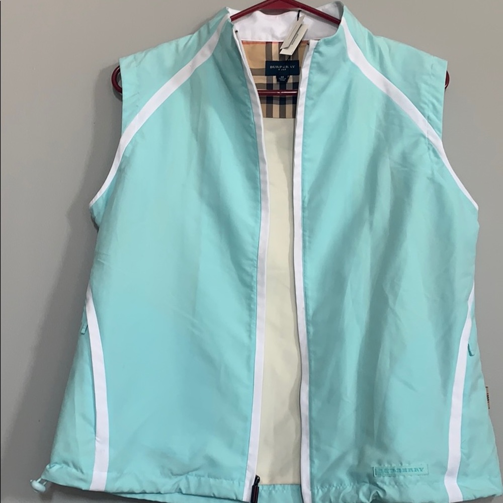 Burberry vest size Med. NWT